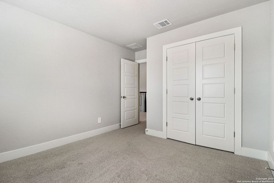 Spacious, unfurnished interior of a new home in Thomas Pond, San Antonio (Image 29). Spacious, unfurnished interior of a new home in Thomas Pond, San Antonio (Image 29).