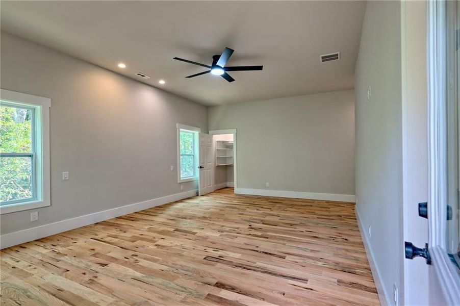 Image 98 of a home in .