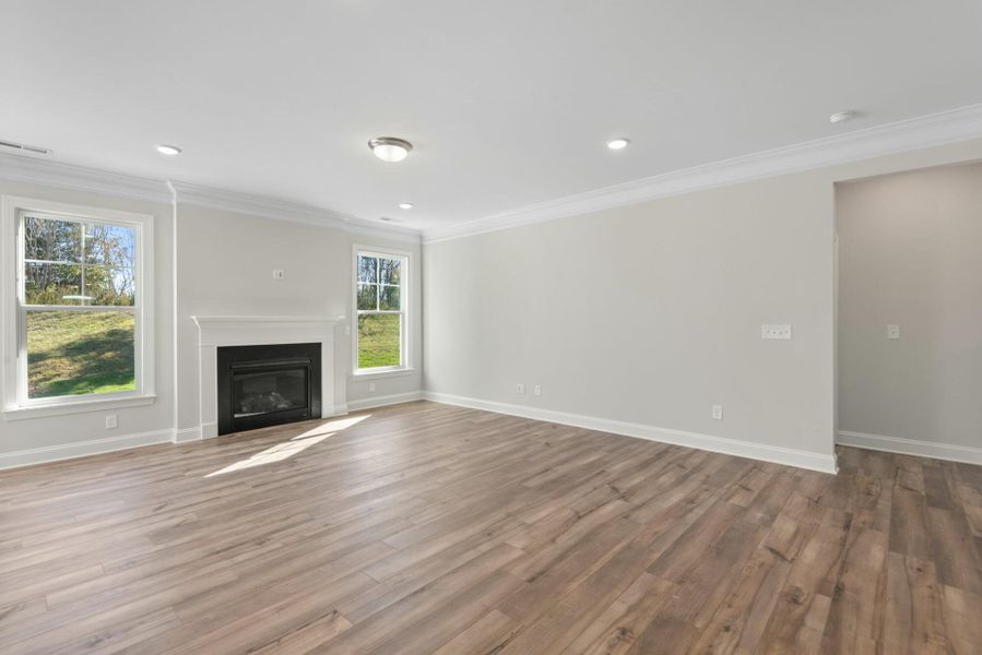 Spacious, unfurnished interior of a new home in Wexford, Elon (Image 17).