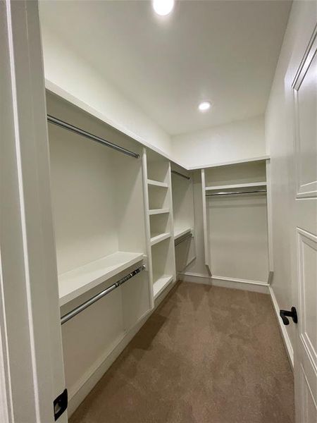 Image 34 of a home in .