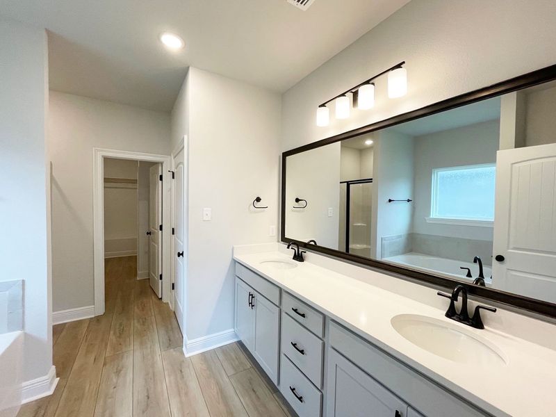 Furnished interior view inside a new home in Eagle Pointe, Pensacola (Image 5). Furnished interior view inside a new home in Eagle Pointe, Pensacola (Image 5).