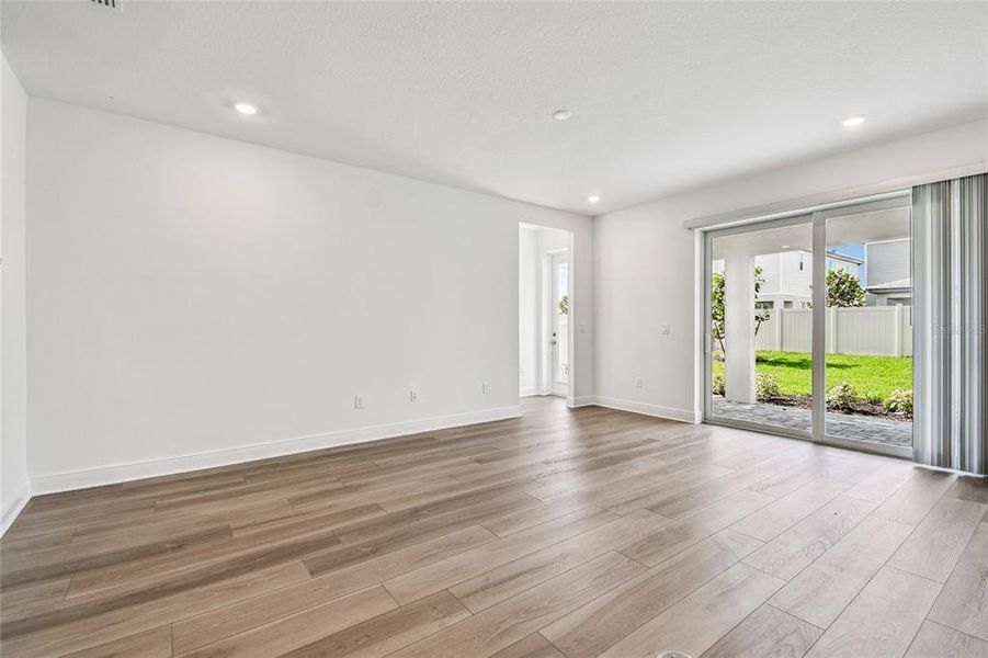 Spacious, unfurnished interior of a new home in Hawkstone, Sarasota (Image 19).