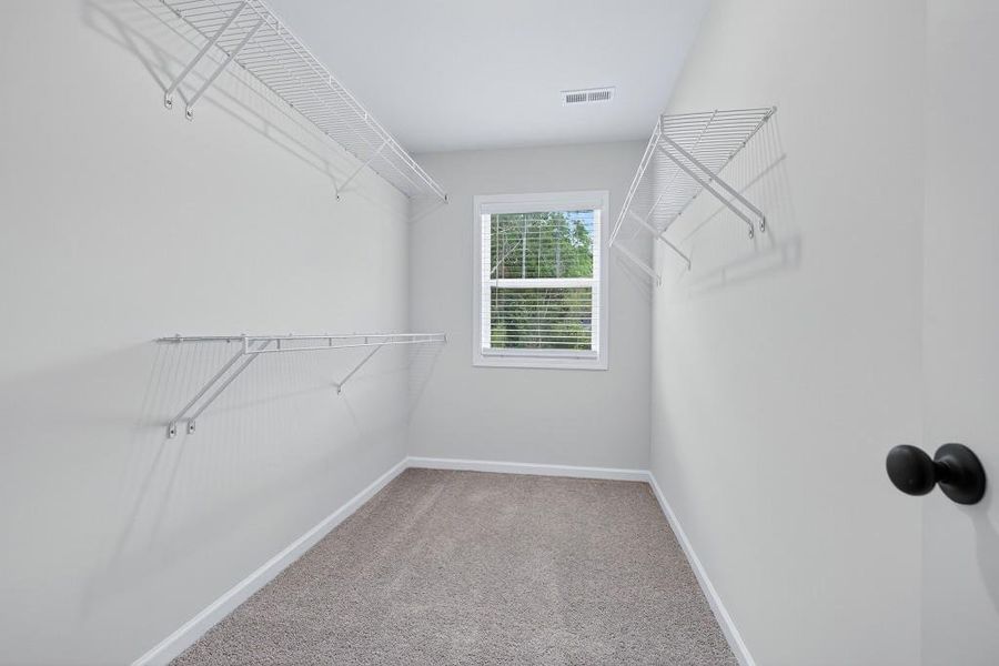 Spacious, unfurnished interior of a new home in Medlock Park, Austell (Image 16).