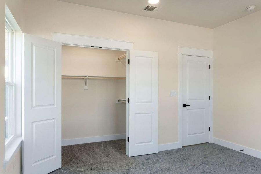 Spacious, unfurnished interior of a new home in , Granbury (Image 29).