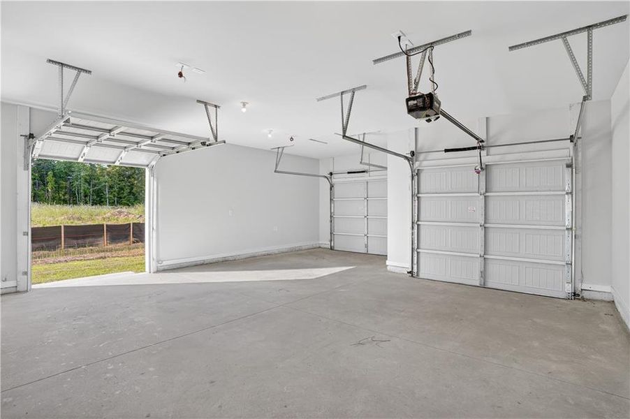 Spacious, unfurnished interior of a new home in , Villa Rica (Image 33).