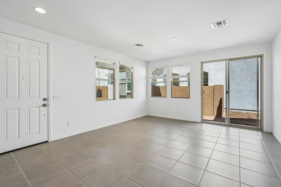 Spacious, unfurnished interior of a new home in Rancho Mercado, Surprise (Image 20).
