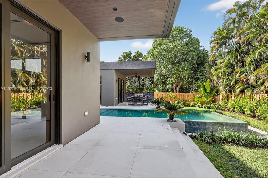Exterior details and patio area of a home in , Biscayne Park (Image 37).