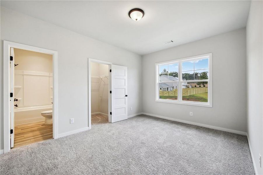 Spacious, unfurnished interior of a new home in Rosewood Lake Estates, Hoschton (Image 40).