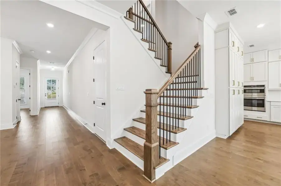 Spacious, unfurnished interior of a new home in Waterhaven, Cumming (Image 21).