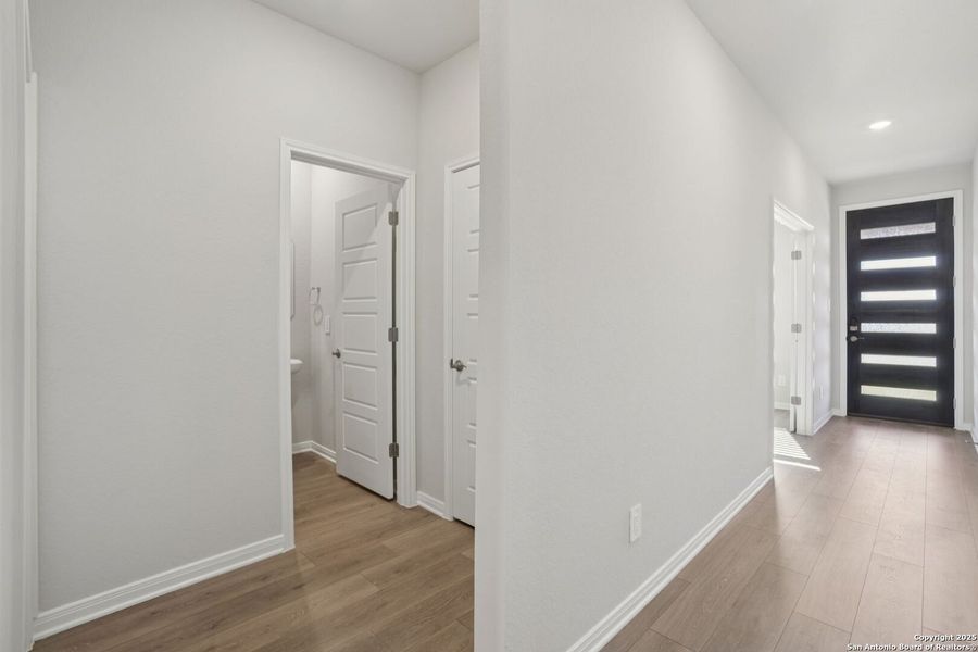 Spacious, unfurnished interior of a new home in Carmel Ranch, Schertz (Image 38). Spacious, unfurnished interior of a new home in Carmel Ranch, Schertz (Image 38).