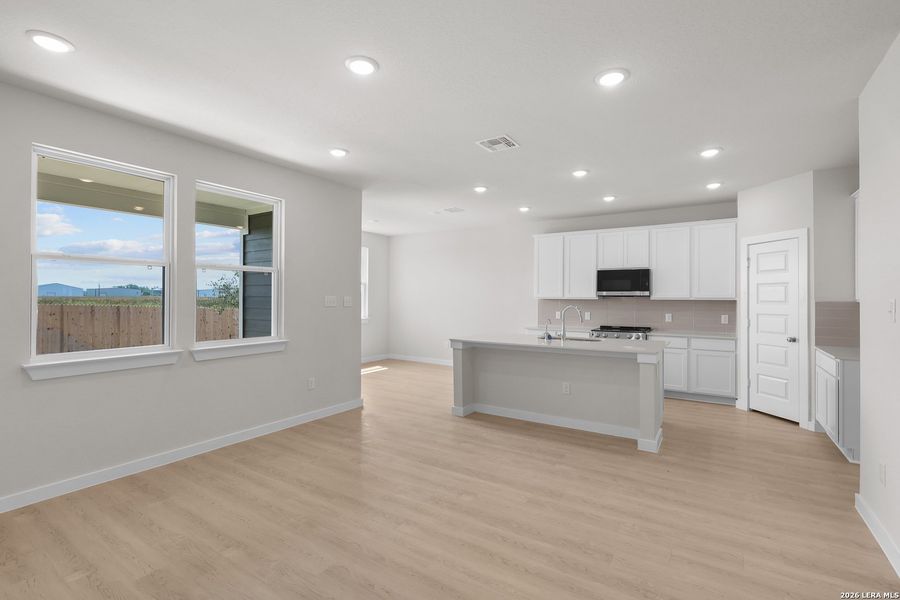 Spacious, unfurnished interior of a new home in Hiddenbrooke, Seguin (Image 25). Spacious, unfurnished interior of a new home in Hiddenbrooke, Seguin (Image 25).