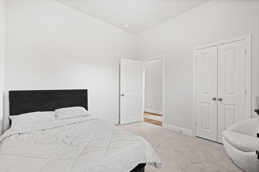 Furnished interior view inside a new home in , Waxahachie (Image 8).
