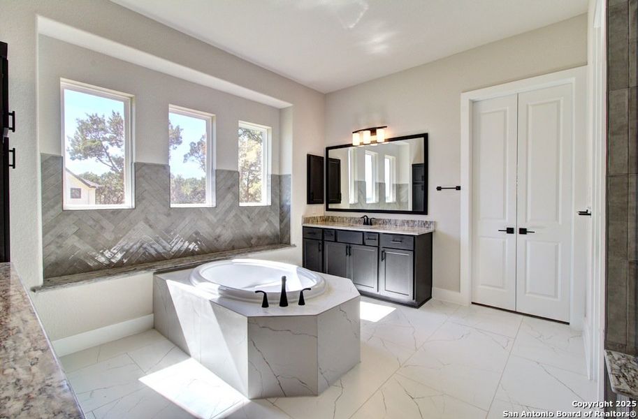 Furnished interior view inside a new home in Verandas at the Rim, San Antonio (Image 11). Furnished interior view inside a new home in Verandas at the Rim, San Antonio (Image 11).