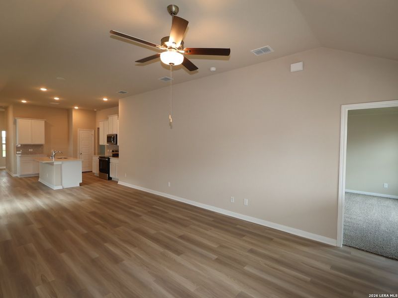 Spacious, unfurnished interior of a new home in Meadows at Clear Springs, New Braunfels (Image 26).