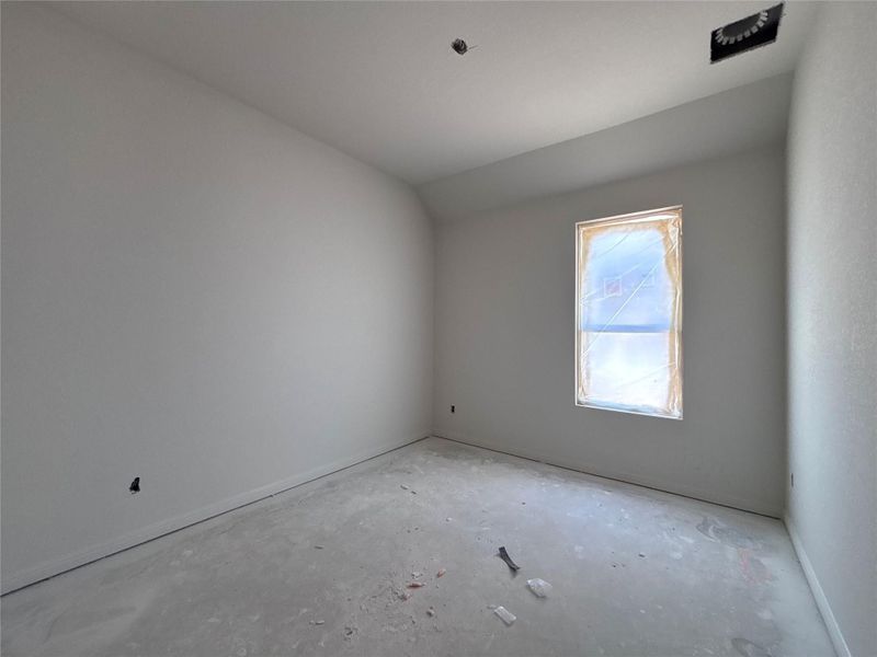 Spacious, unfurnished interior of a new home in The Colony 50s, Cedar Creek (Image 21).