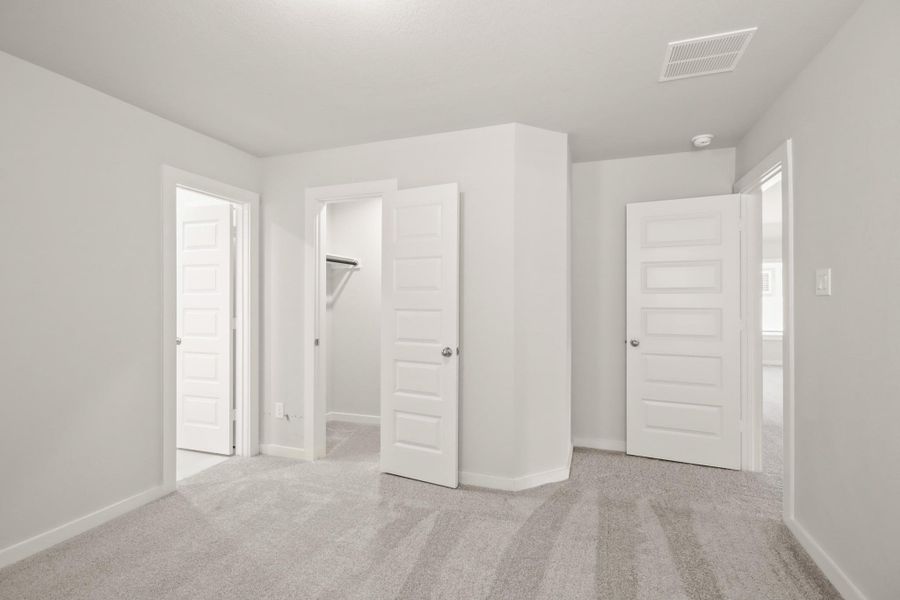 Spacious, unfurnished interior of a new home in Barton Creek Ranch, Conroe (Image 13). Spacious, unfurnished interior of a new home in Barton Creek Ranch, Conroe (Image 13).