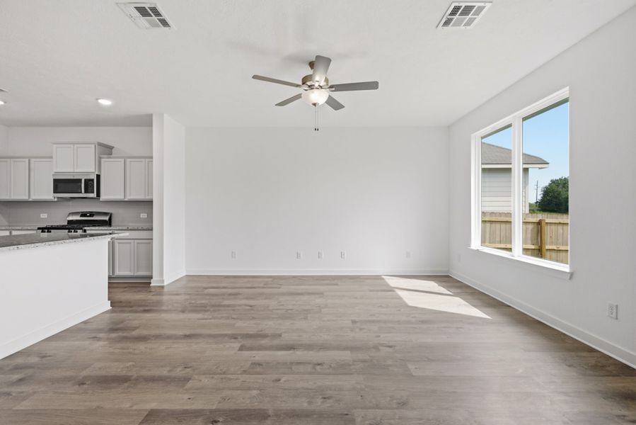 Spacious, unfurnished interior of a new home in Arrowhead Farms, Caldwell (Image 8). Spacious, unfurnished interior of a new home in Arrowhead Farms, Caldwell (Image 8).