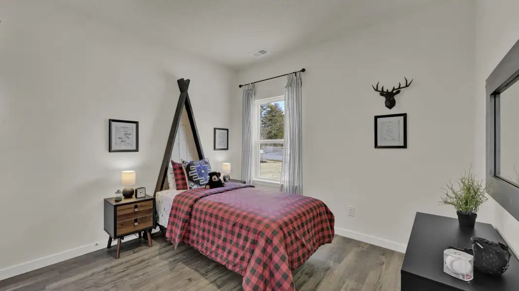 Representative furnished interior of a home built from the Cali by D.R. Horton in The Hideaway at Edgestone, Ooltewah (Image 7).