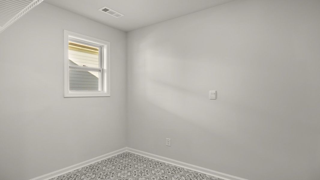 Representative unfurnished interior of a home built from the BELLVIEW by D.R. Horton in Hamptons at Riverwood East, Dallas (Image 32).