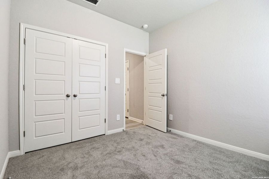 Spacious, unfurnished interior of a new home in Catalina, Converse (Image 28).