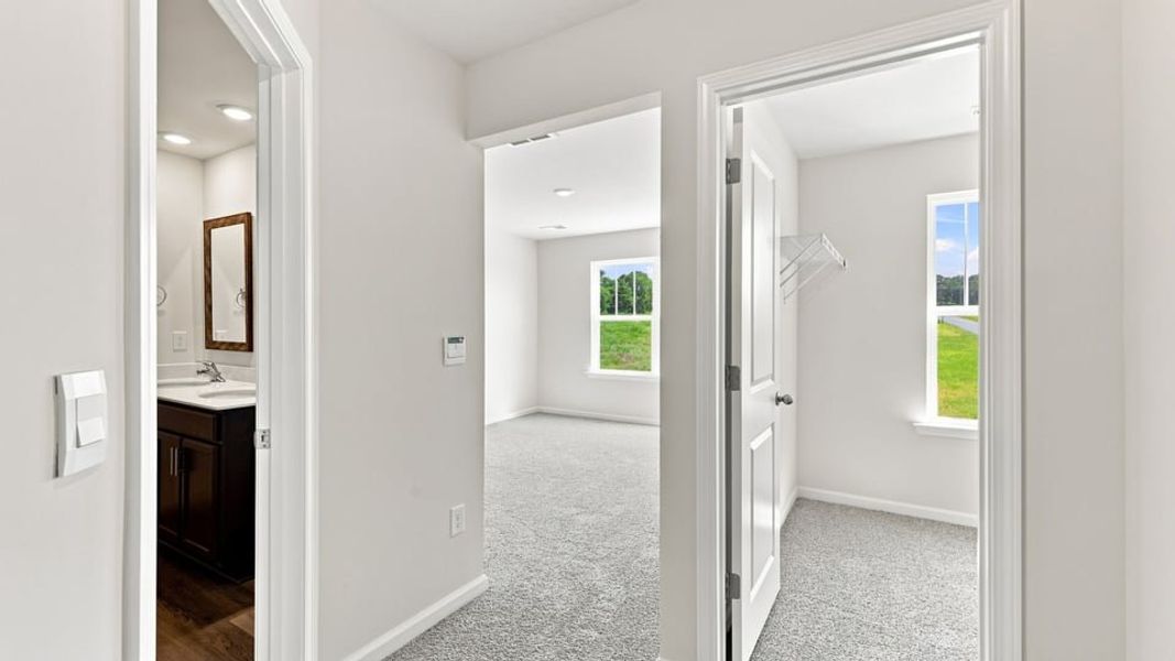 Spacious, unfurnished interior of a new home in Baxter Village, Boiling Springs (Image 29).