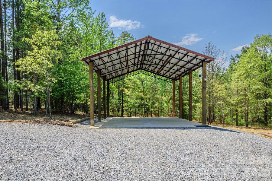 Community amenities in , Rutherfordton (Image 44).