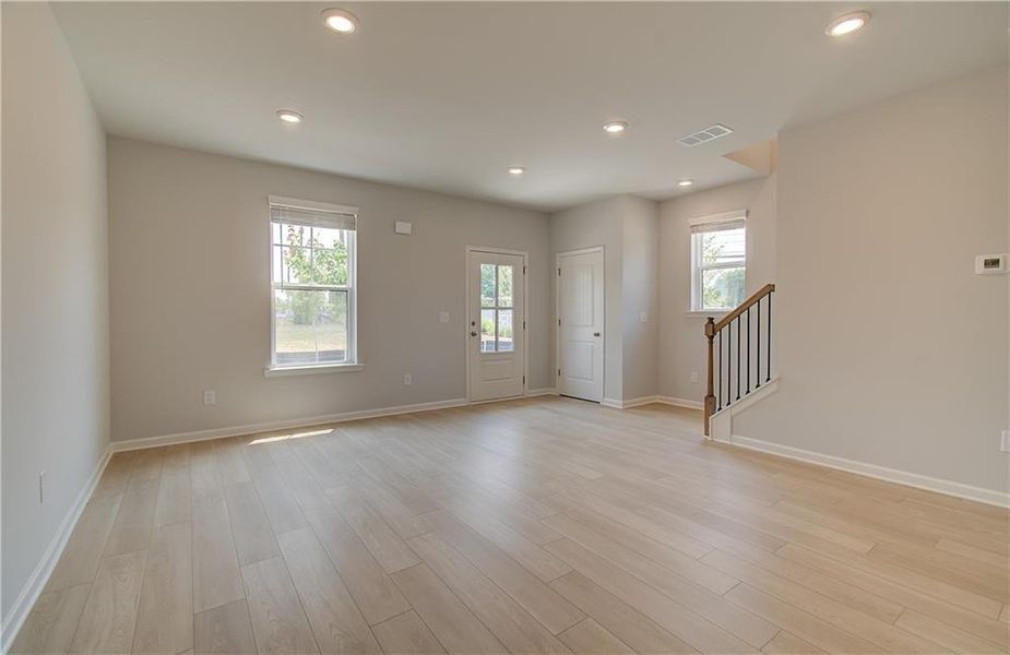 Spacious, unfurnished interior of a new home in Silverock, McDonough (Image 16).