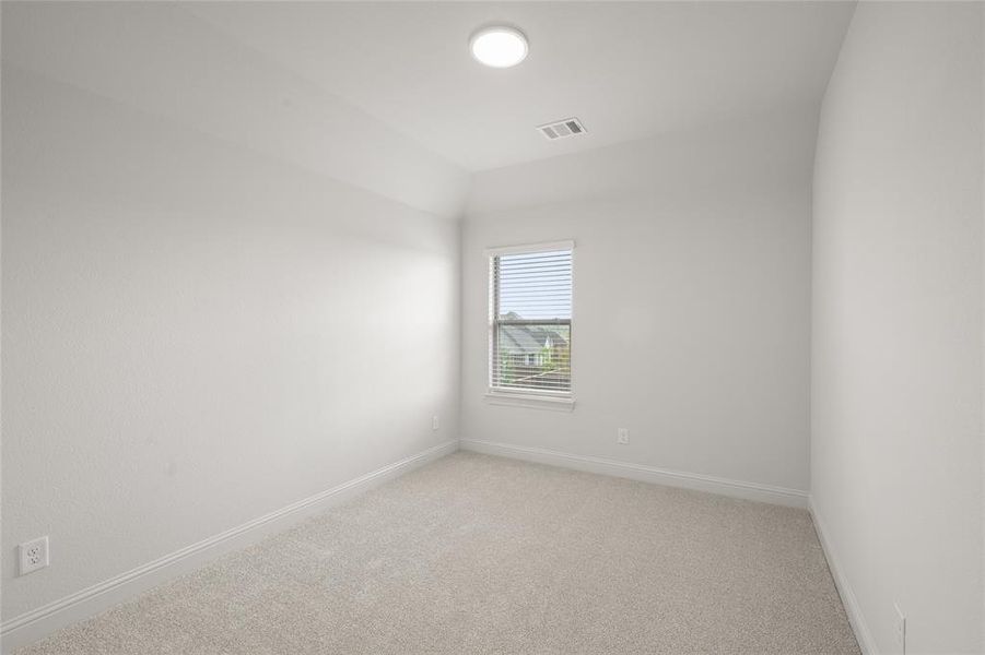 Spacious, unfurnished interior of a new home in BridgeWater - Phase 1, Midlothian (Image 17).