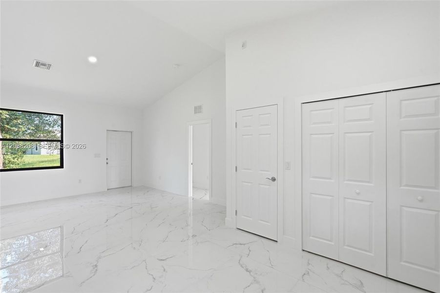 Spacious, unfurnished interior of a new home in , Labelle (Image 12).