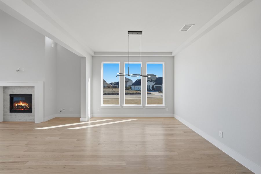 Spacious, unfurnished interior of a new home in Quail Hollow, Rockwall (Image 27).