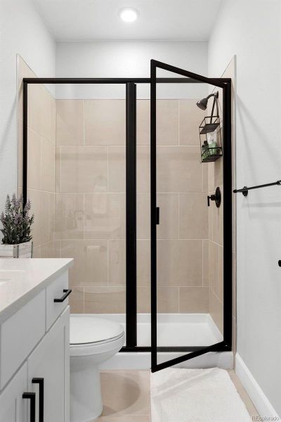 Main Level En Suite Bathroom