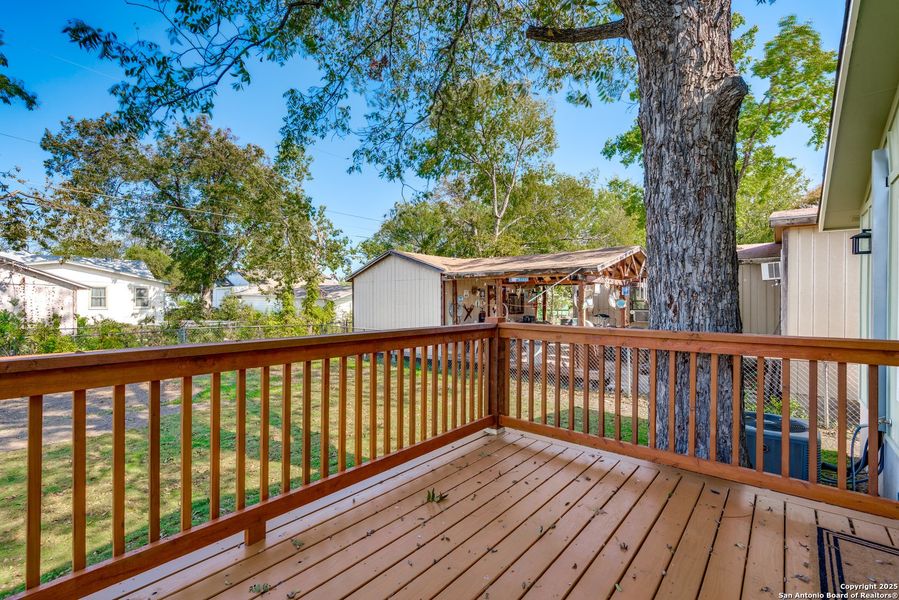 Exterior details and patio area of a home in , San Antonio (Image 14).