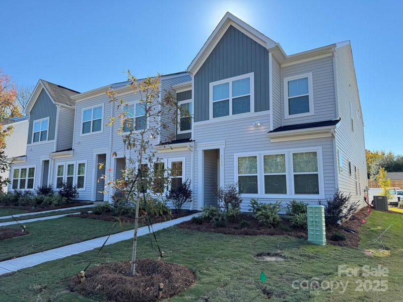 Front and side view Front and side view