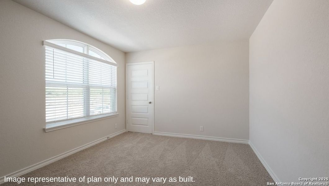 Spacious, unfurnished interior of a new home in Brookstone Creek, San Antonio (Image 18).