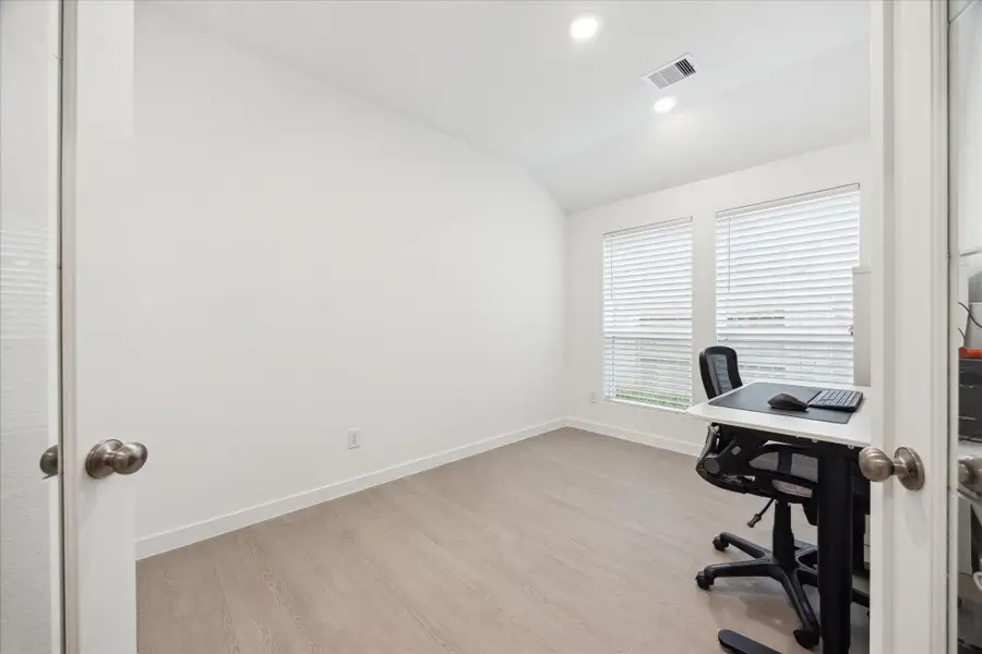 Image 9 of a home in .