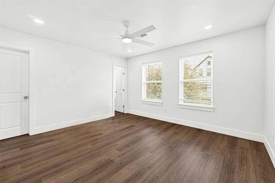 Spacious, unfurnished interior of a new home in , Houston (Image 19).