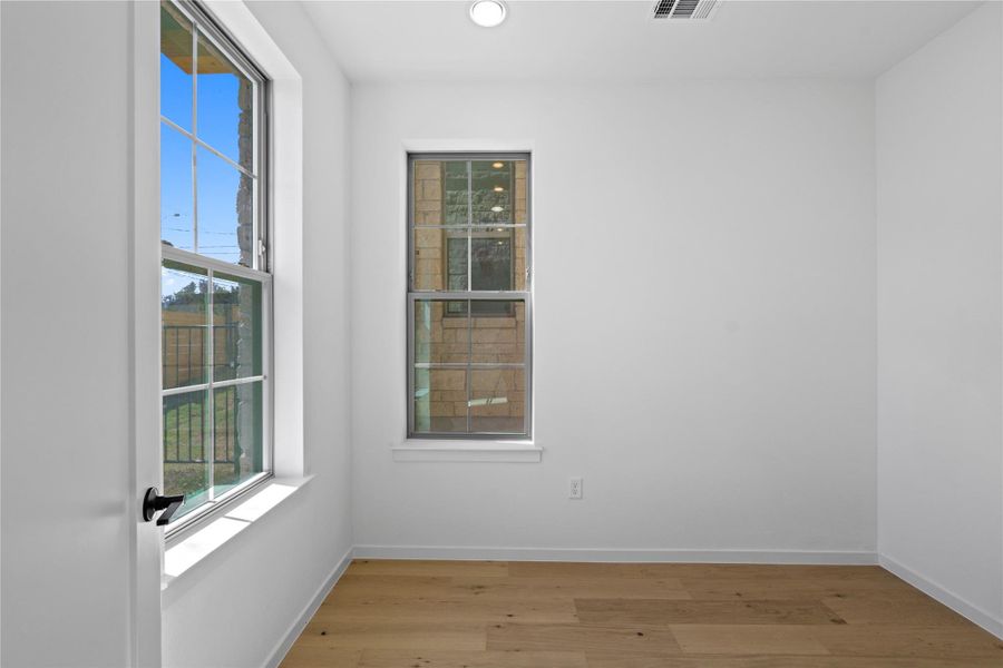 Spacious, unfurnished interior of a new home in Hacienda, Austin (Image 22).