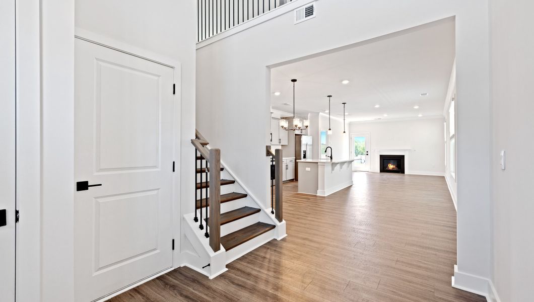 Spacious, unfurnished interior of a new home in Adams Glen, Greenville (Image 17).