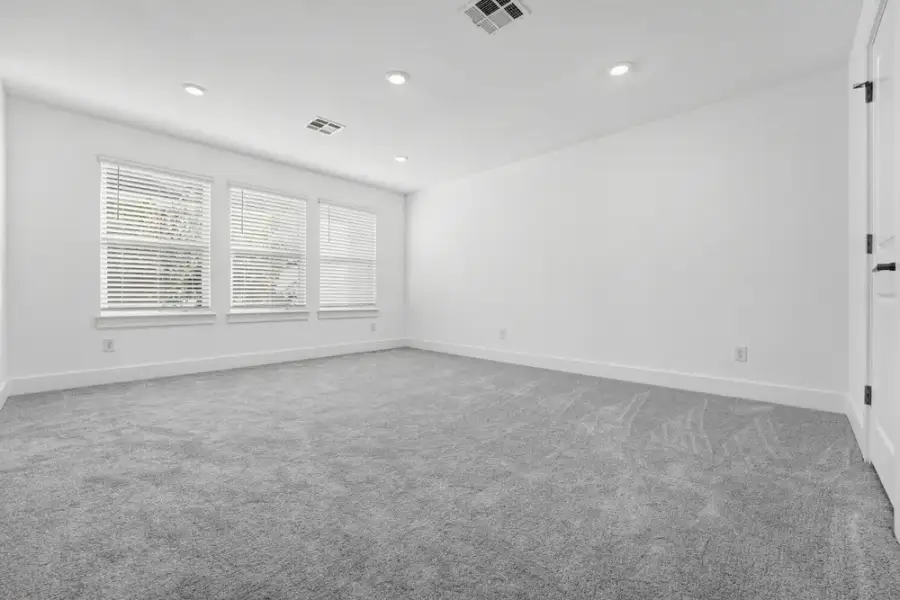 Spacious, unfurnished interior of a new home in Parkside on the River, Georgetown (Image 18). Spacious, unfurnished interior of a new home in Parkside on the River, Georgetown (Image 18).