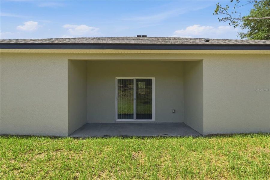 Exterior details and patio area of a home in , Citrus Springs (Image 4). Exterior details and patio area of a home in , Citrus Springs (Image 4).