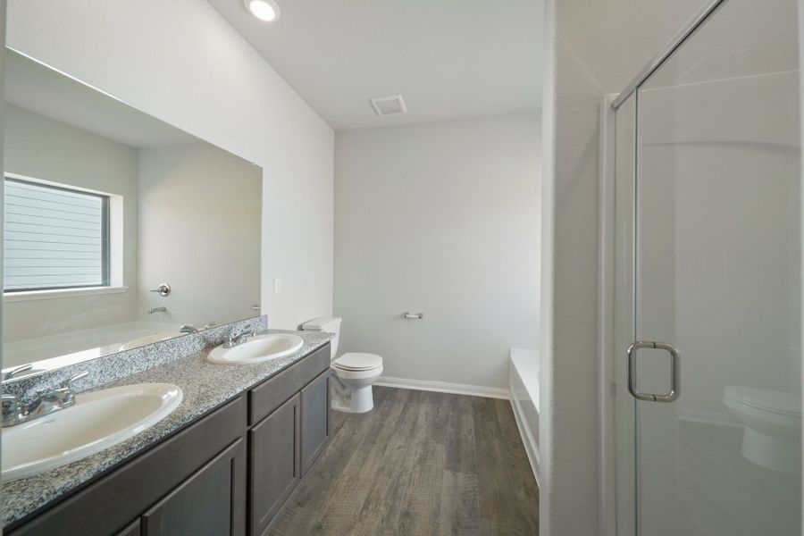 Garner Floorplan - Master Bathroom