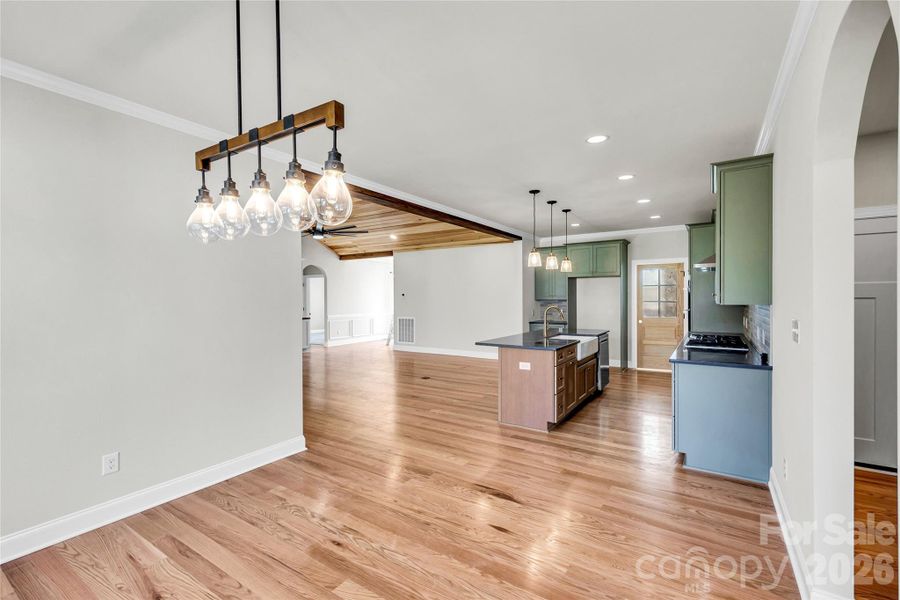 Spacious, unfurnished interior of a new home in , Salisbury (Image 20).
