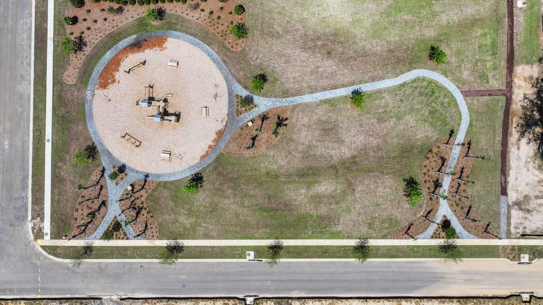 Community amenities in Pineview North, Summerville (Image 29).