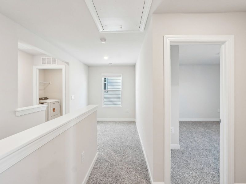 Spacious, unfurnished interior of a new home in Walnut Reserve, Conover (Image 14).