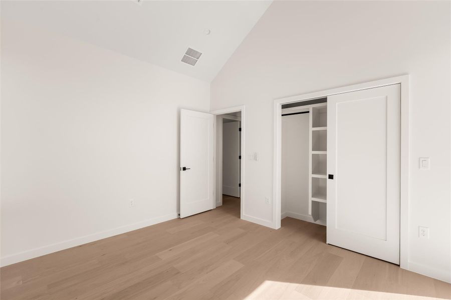 Spacious, unfurnished interior of a new home in , Austin (Image 25).