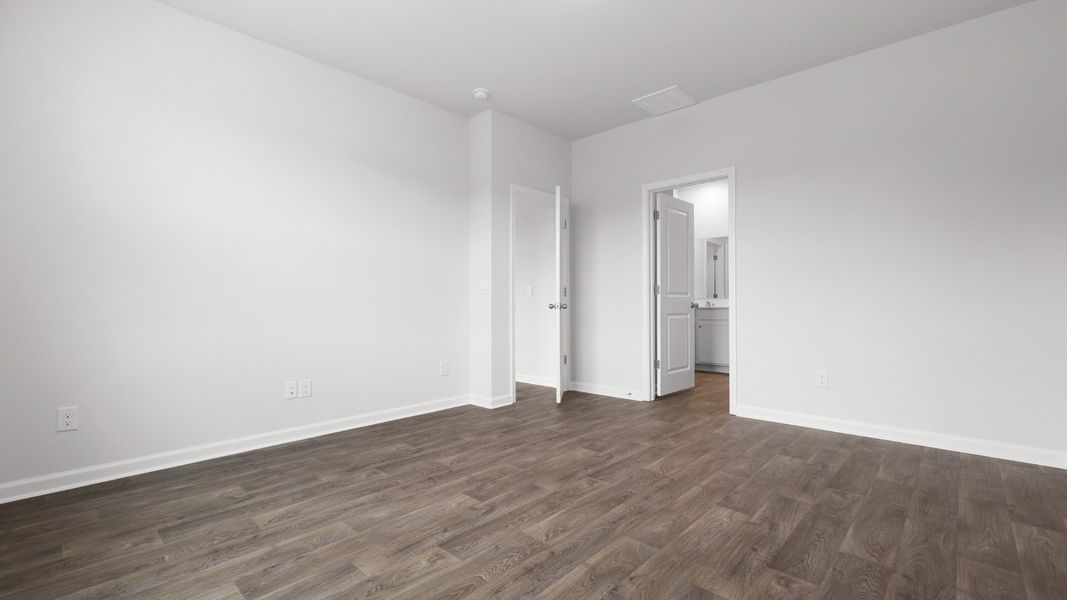 Representative unfurnished interior of a home built from the ARCHER-EXP by D.R. Horton in Hillcrest, Ravenel (Image 26).