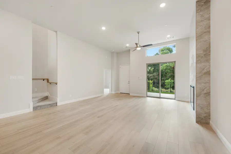 Spacious, unfurnished interior of a new home in Cottonwood Creek, Rowlett (Image 24).