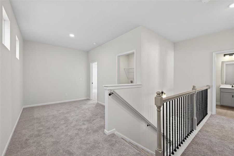 Spacious, unfurnished interior of a new home in Sanders Park, Austell (Image 20).