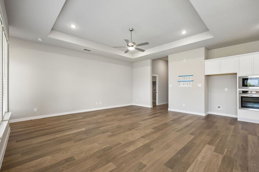 Spacious, unfurnished interior of a new home in Dove Hollow, Waxahachie (Image 20). Spacious, unfurnished interior of a new home in Dove Hollow, Waxahachie (Image 20).
