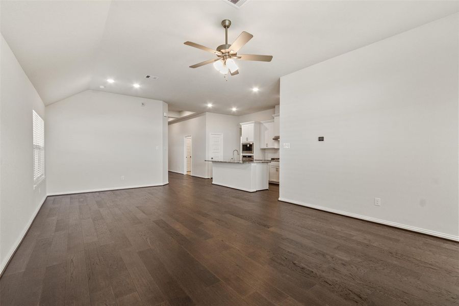 Spacious, unfurnished interior of a new home in Sunterra, Katy (Image 13).